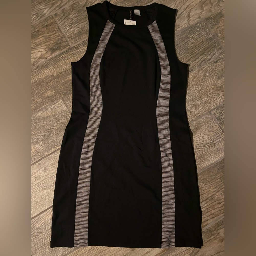 NWT H&M black dress with slimming detail size 14